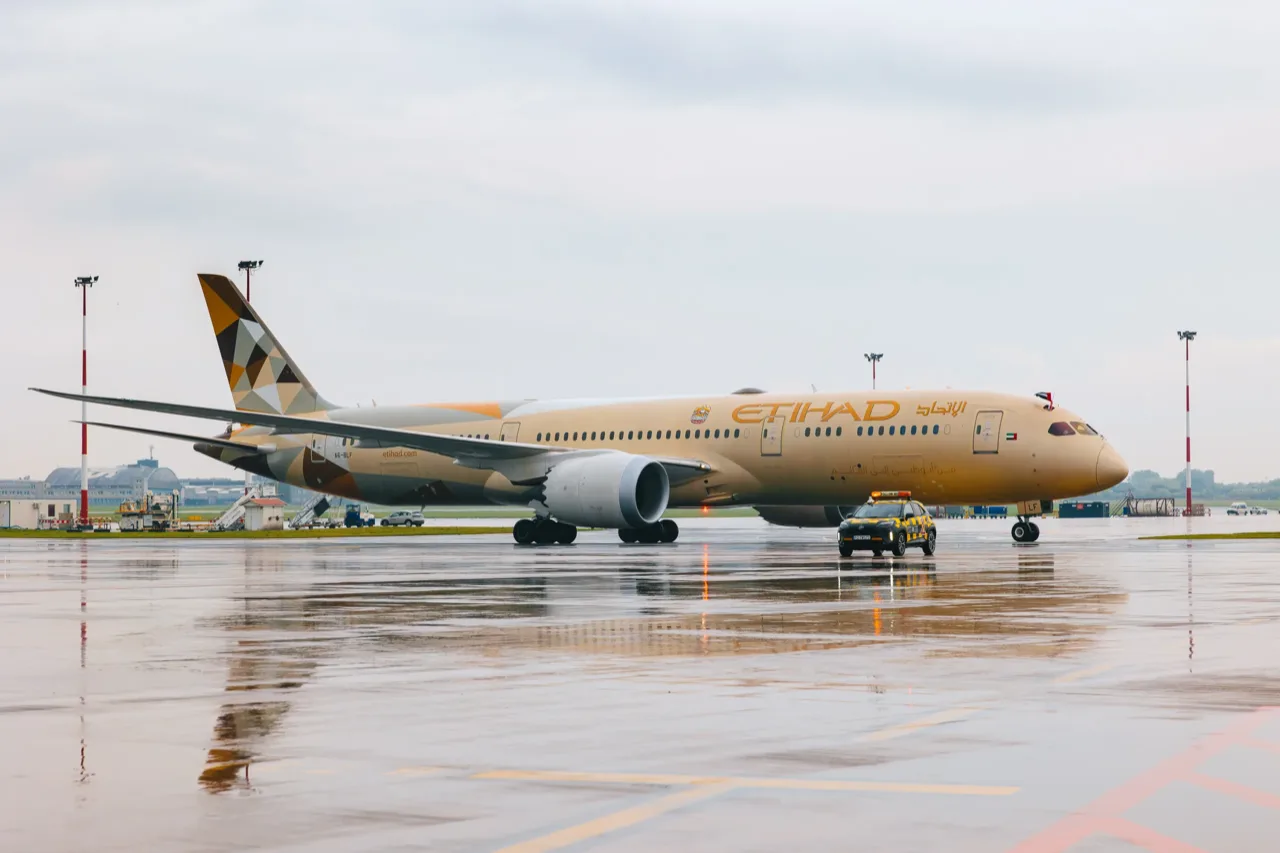 Etihad Airways — photo 2 of 19