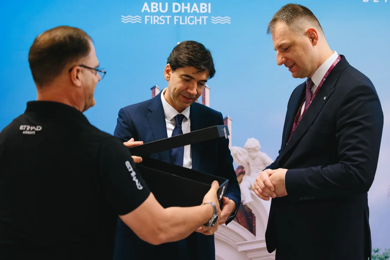 Etihad Airways — photo 4 of 19