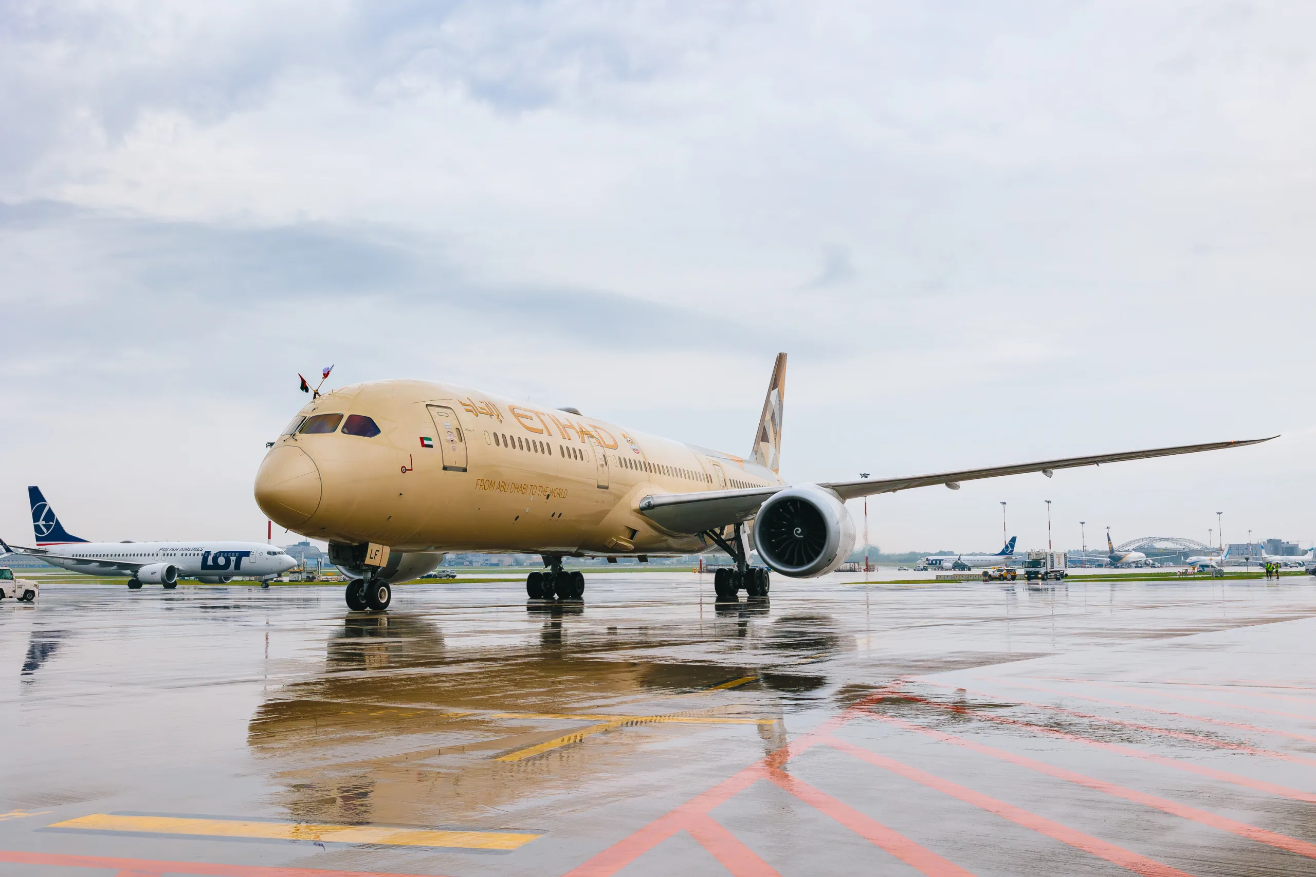 Etihad Airways — photo 10 of 19