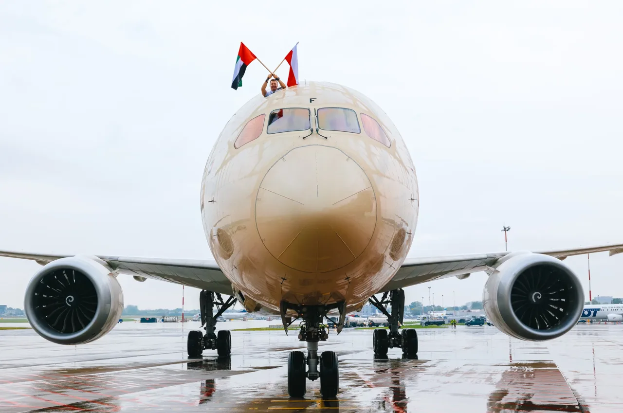Etihad Airways — photo 15 of 19