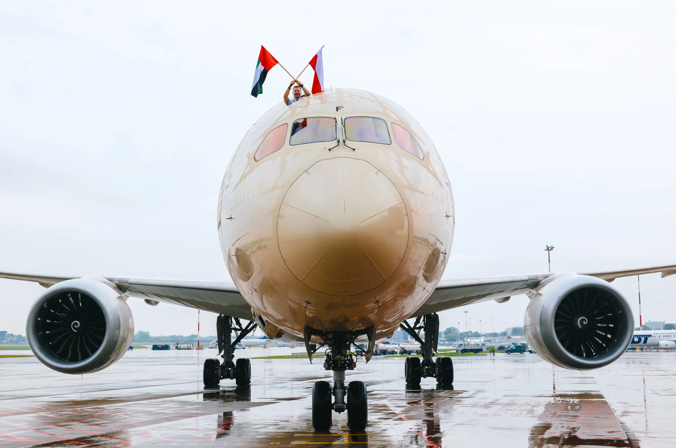 Etihad Airways — photo 15 of 19