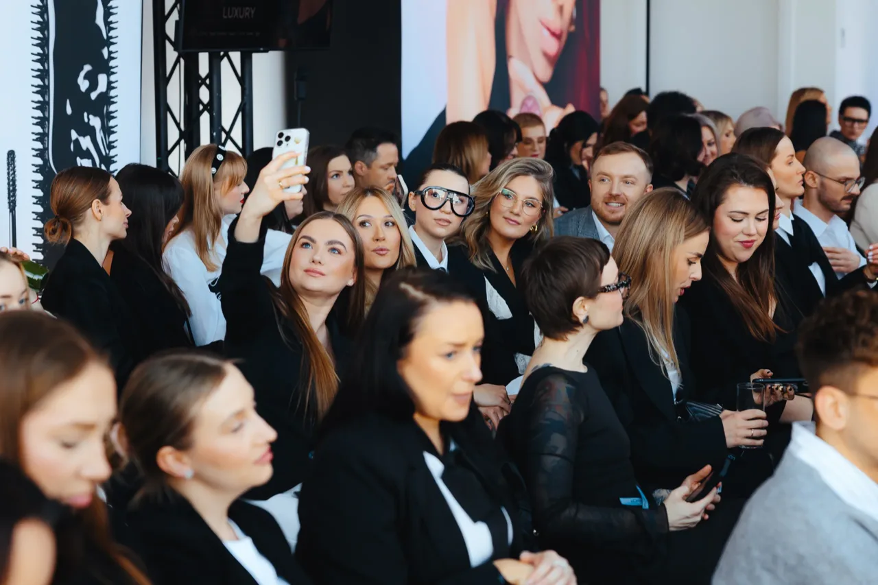 L'Oréal Luxe — zdjęcie 9 z 29